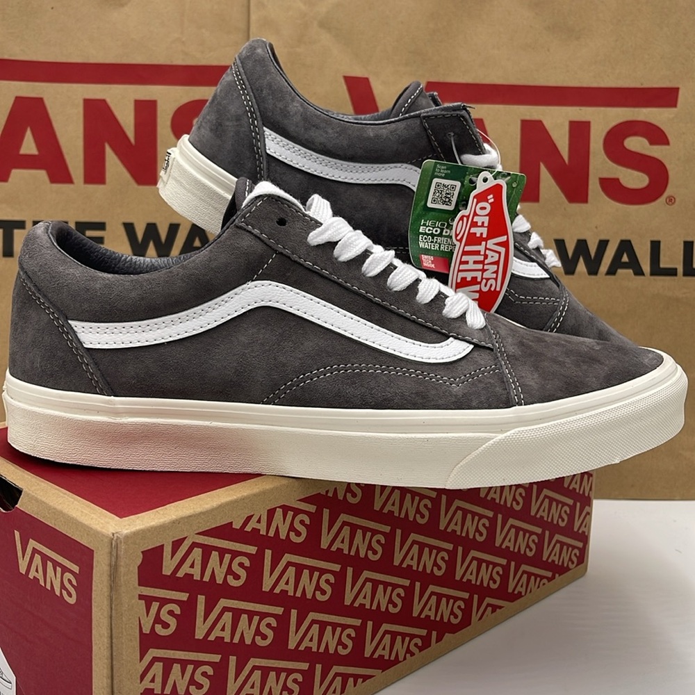 Vans Men’s Old Skool
(Pig Suede) Rabbit/Snow White
VN0A5KRF888 Sneakers - Picture 7 of 16